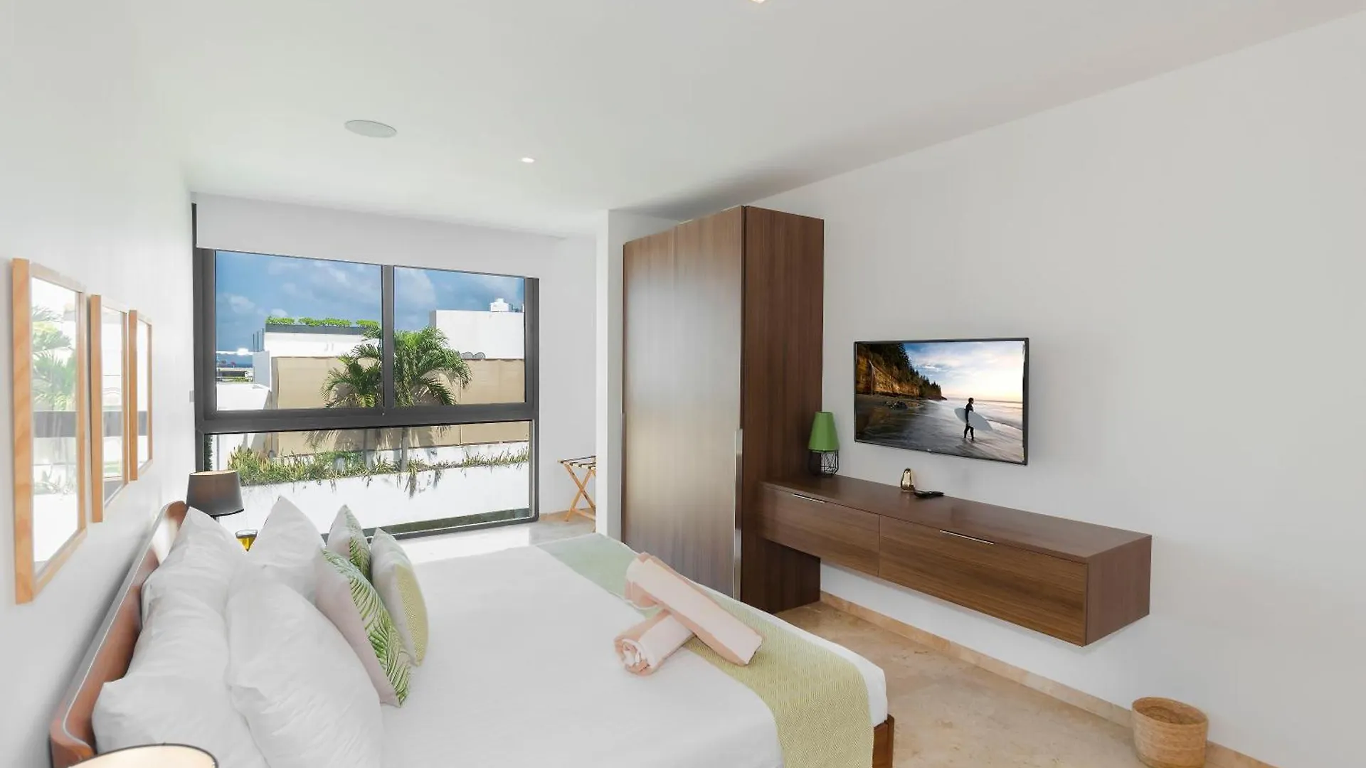 Luxurious & Attractive 2 Bdr Playa Del Carmen Apartment