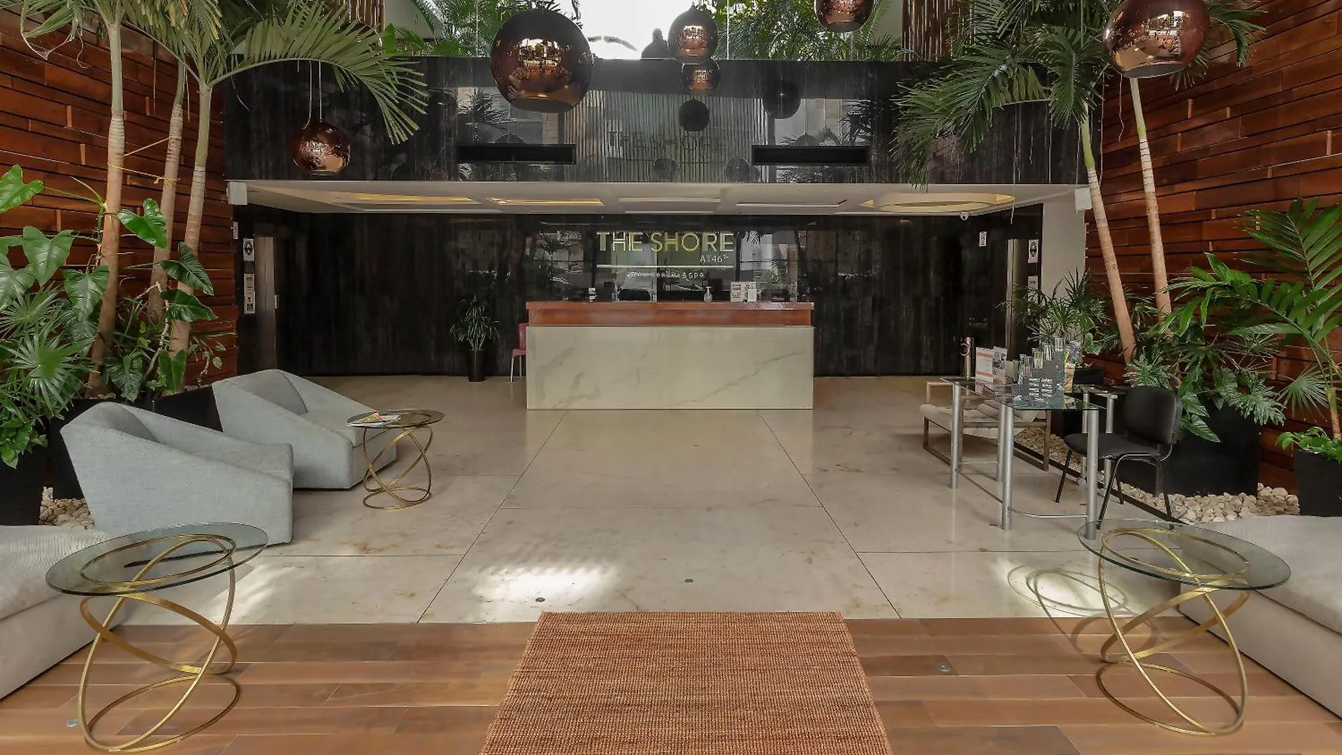 Luxurious & Attractive 2 Bdr Playa Del Carmen Apartment