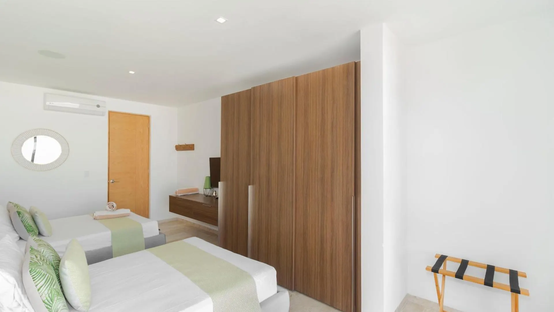 Luxurious & Attractive 2 Bdr Playa Del Carmen Apartment