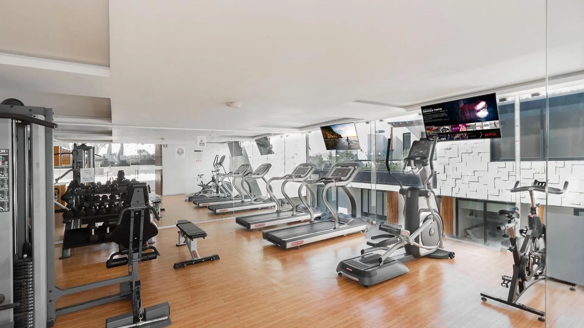 Luxurious & Attractive 2 Bdr Playa Del Carmen Apartment