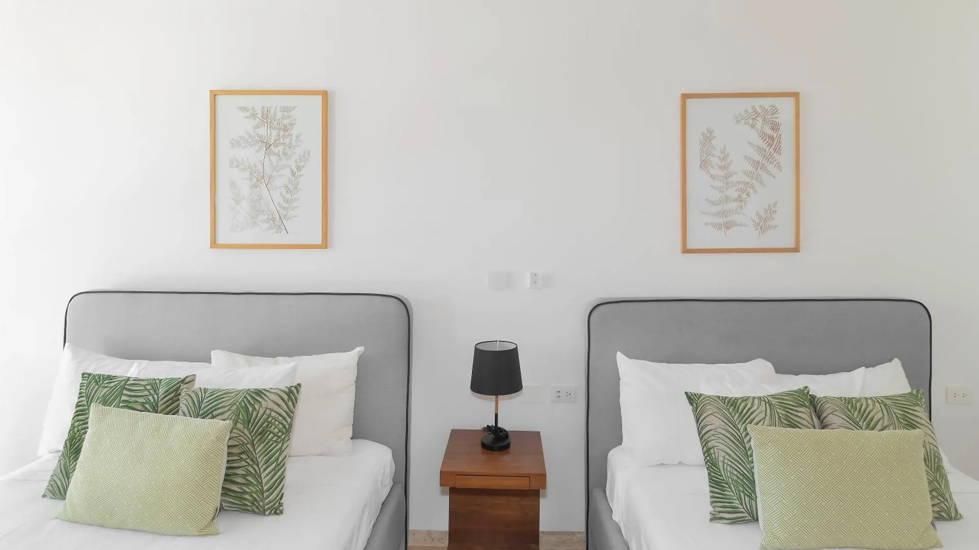 Luxurious & Attractive 2 Bdr Playa Del Carmen Apartment