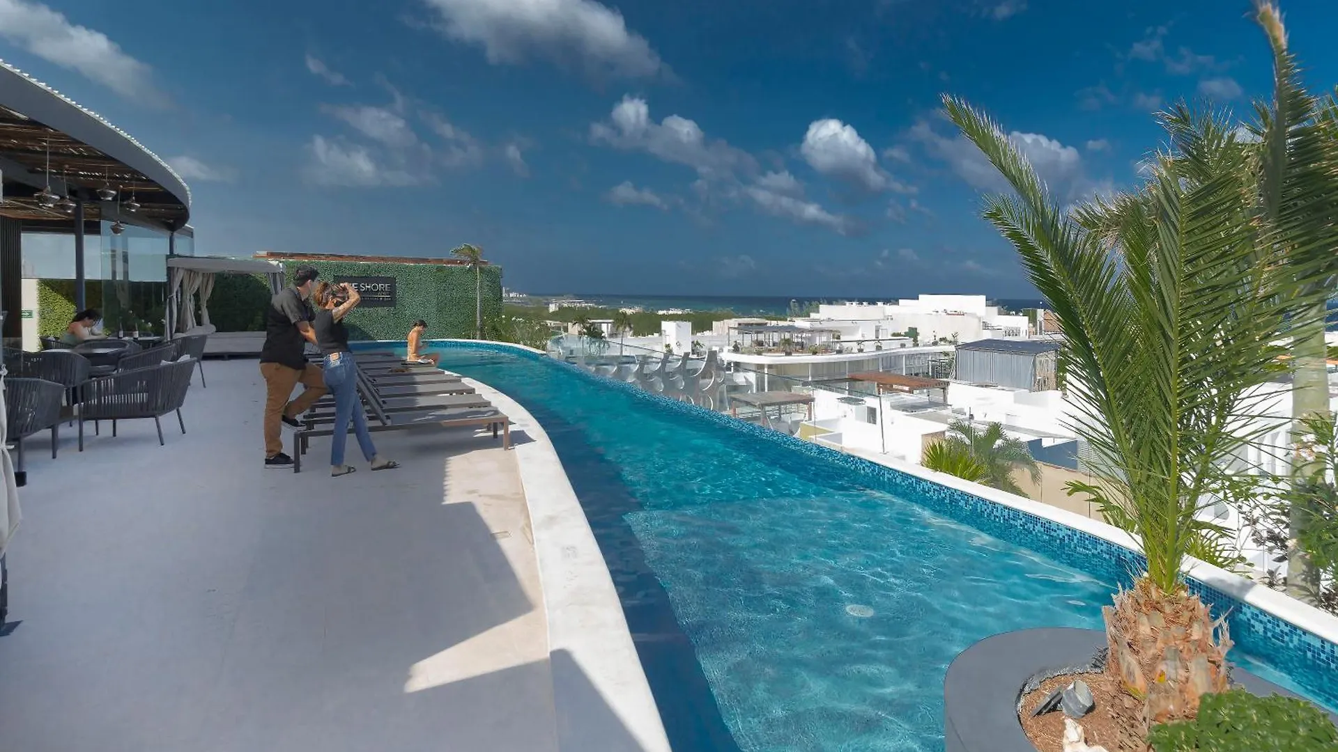 Luxurious & Attractive 2 Bdr Playa Del Carmen Apartment