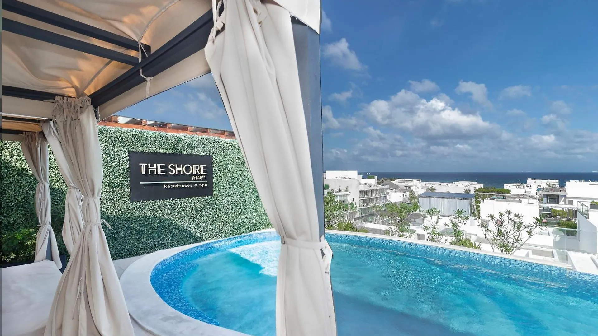 Luxurious & Attractive 2 Bdr Playa Del Carmen Apartment